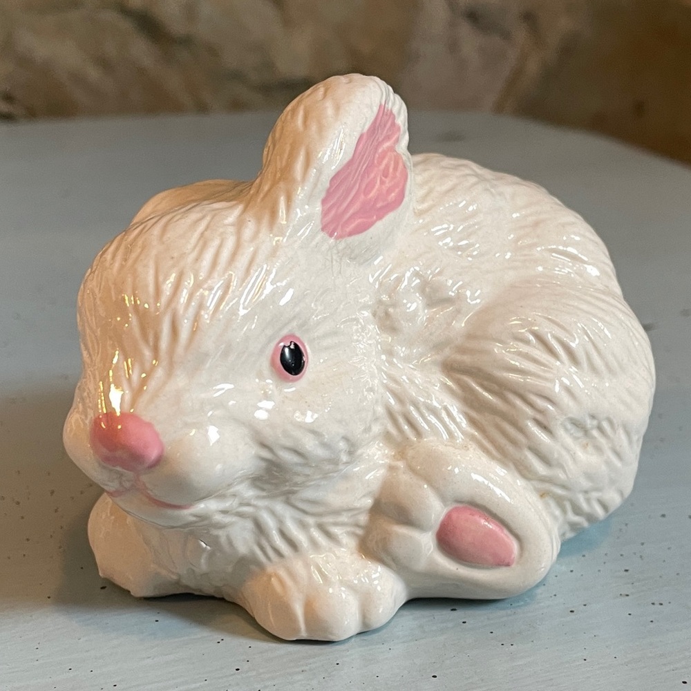 Vintage Loomco Ceramic Bunny Rabbit Figurine White 3.25"T Vintage 1993